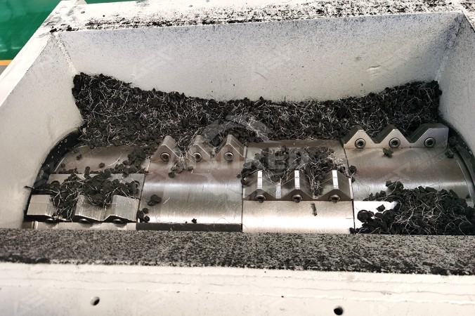 Сепаратор стальной проволоки из шин